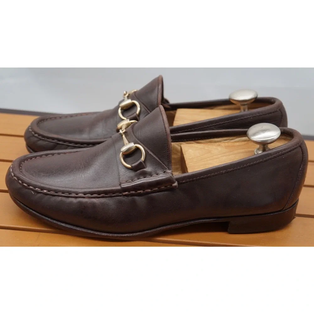 $1090 GUCCI men's leather horsebit loafers w/gold bit - dark brown - US 9.5 D